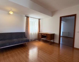 Apartament cu 3 camere, parcare, zona strazii Campului