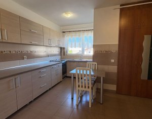 Apartament cu 3 camere, parcare, zona strazii Campului