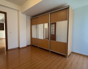 Apartament cu 3 camere, parcare, zona strazii Campului