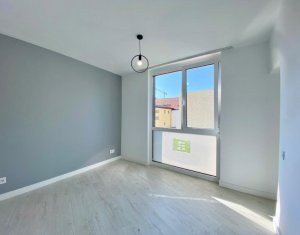 Birouri 64mp, parcare, zona piata Hermes Gheorgheni in imobil nou