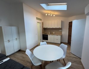 Apartament cu 3 camere in zona Centrala