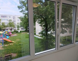 Apartament cu 3 camere, decomandat, Piata Flora