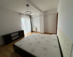 Apartament de inchiriat, 3 camere, loc de parcare, Zona Closca 