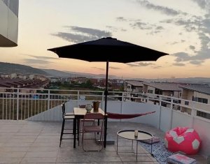 Penthouse exclusivist cu terasă de 80 mp în Florești