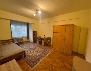 Apartament cu 2 camere, decomandat, 55mp etaj 2/4, ultracentral