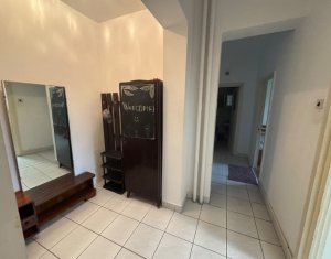 Apartament cu 2 camere, decomandat, 55mp etaj 2/4, ultracentral