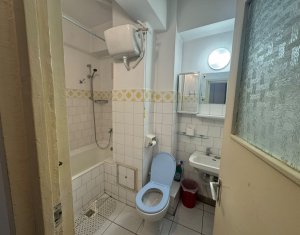 Apartament cu 2 camere, decomandat, 55mp etaj 2/4, ultracentral