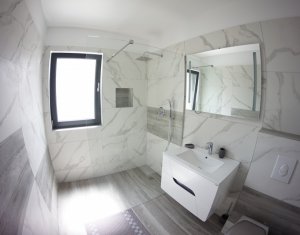 Apartament cu 2 camere, decomandat, lux, zona Iulius Mall