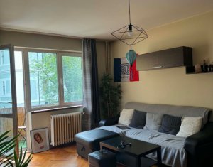 Apartament 2 camere, Str. Republicii, parcare privată