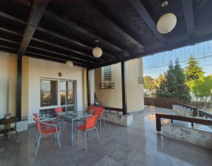 Casa individuala, garaj, 3 parcari, 210mp, gradina, Dambul Rotund