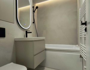 Garsoniera cu parcare exterioara in Piata Mihai Viteazul