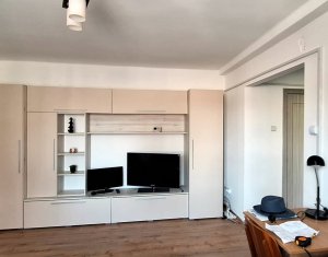Inchiriere 2 camere semidecomandate, centru, finisate modern