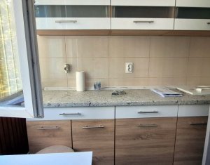 Inchiriere 2 camere semidecomandate, centru, finisate modern