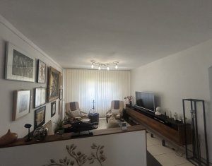 Lakás 4 szobák kiadó on Cluj-napoca, Zóna Plopilor