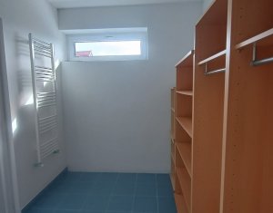 Duplex 3 dormitoare, Europa