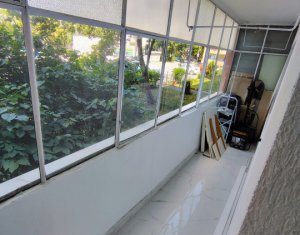 Apartament 3 camere decomandat, Piata CIpariu, Bulevardul Nicolae Titulesc