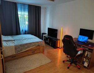 Apartament 3 camere decomandat, Piata CIpariu, Bulevardul Nicolae Titulesc