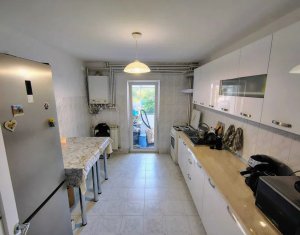 Apartament 3 camere decomandat, Piata CIpariu, Bulevardul Nicolae Titulesc