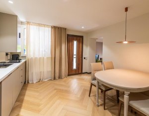 Apartament 3 camere, Centru, Gradina 200mp, Bulevardul 21 Decembrie 1989