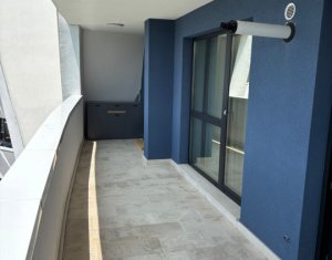 Apartament modern, 3 camere, 2 bai, balcon generos, panorama 