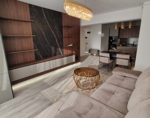 Apartament modern, 3 camere, 2 bai, balcon generos, panorama 