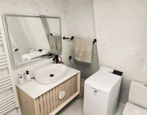 Apartament modern, 3 camere, 2 bai, balcon generos, panorama 