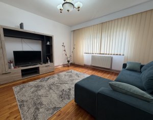 Apartament cu 3 camere în zona Mărăști