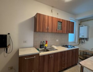 Apartament 2 camere semidecomandat, zona strazii Traian, parcare