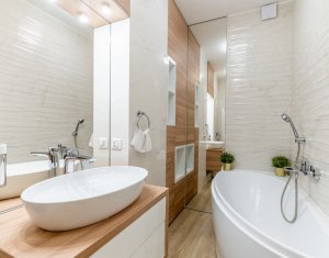 Apartament cu 4 camere si parcare in zona Platinia, cu parcare, pet friendly