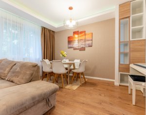 Apartament cu 4 camere si parcare in zona Platinia, cu parcare, pet friendly