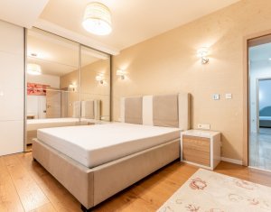 Apartament cu 4 camere si parcare in zona Platinia, cu parcare, pet friendly