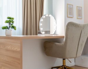 Apartament cu 4 camere si parcare in zona Platinia, cu parcare, pet friendly