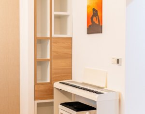 Apartament cu 4 camere si parcare in zona Platinia, cu parcare, pet friendly