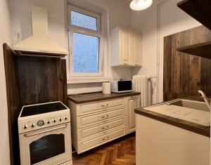 Apartament spatios 85mp, camera de zi, dormitor, 2 bai, pta Muzeului 
