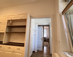 Apartament spatios 85mp, camera de zi, dormitor, 2 bai, pta Muzeului 