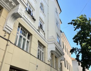 Apartament spatios 85mp, camera de zi, dormitor, 2 bai, pta Muzeului 