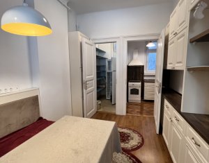 Apartament spatios 85mp, camera de zi, dormitor, 2 bai, pta Muzeului 