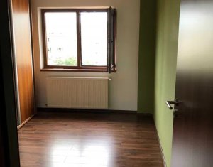 Apartament cu 3 camere decomandate in zona Iulius Mall