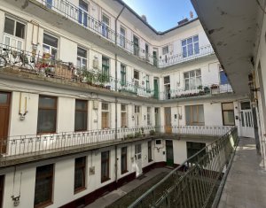 Apartament 3 camere, zona semi-centrala, 15 minute de centru