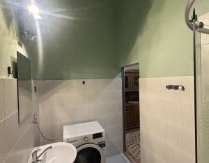 Apartament 3 camere, zona semi-centrala, 15 minute de centru