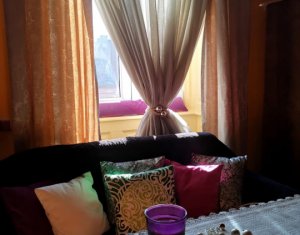 Apartament 54mp, etaj 1, centru, parcare in curte ,zona Primariei