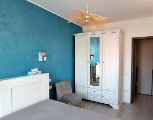 Inchiriere 3 camere lux, centru, parcare, prima inchiriere