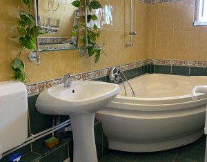 Apartament 4 camere in zona Plopilor 
