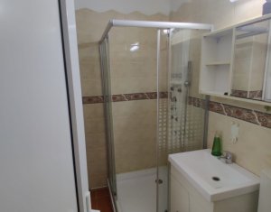 Apartament 4 camere in zona Plopilor 