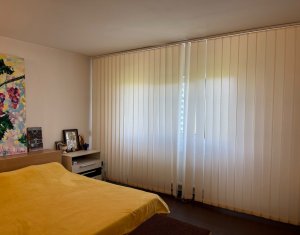 Apartament 4 camere in zona Plopilor 
