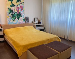 Apartament 4 camere in zona Plopilor 