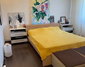 Apartament 4 camere in zona Plopilor 