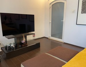 Apartament 4 camere in zona Plopilor 