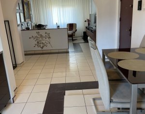 Apartament 4 camere in zona Plopilor 