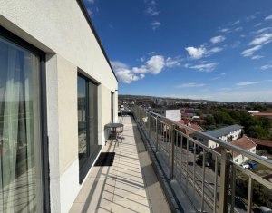 Apartament cu 2 camere, lux, terasa 25 mp, parcare inclusa, dog friendly